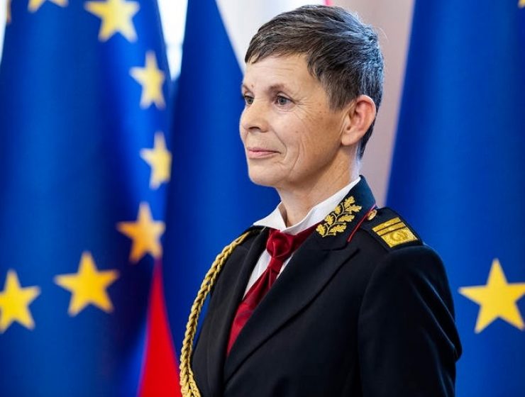Alenka Ermenc, la prima donna a capo dell’esercito sloveno -MasterX