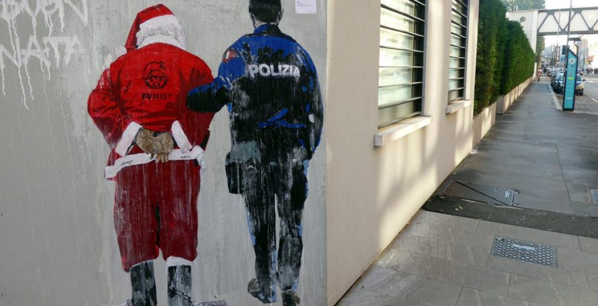 TvBoy, rimosso il murale di Babbo Natale