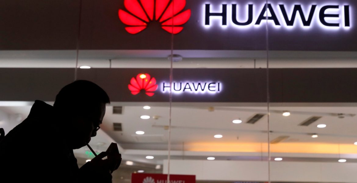 Huawei accelera sul proprio sistema operativo, lancio previsto in autunno