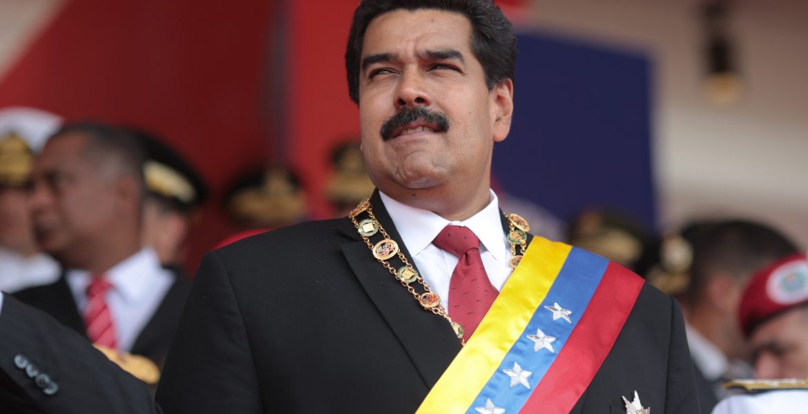Venezuela, Maduro giura da presidente, i militari presidiano Caracas - MasterX
