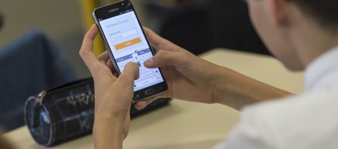 Scuola, torna l’ipotesi del divieto dell’utilizzo dei cellulari in classe - MasterX