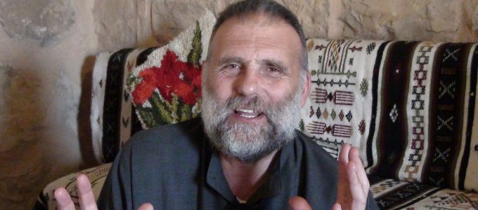 Padre Dall’Oglio potrebbe essere vivo, ma arriva la smentita delle Forze siriane - Master X