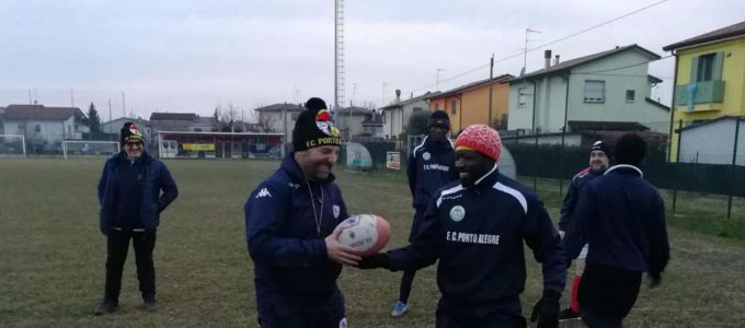Rugby, il mister razzista ora allena una squadra di profughi
