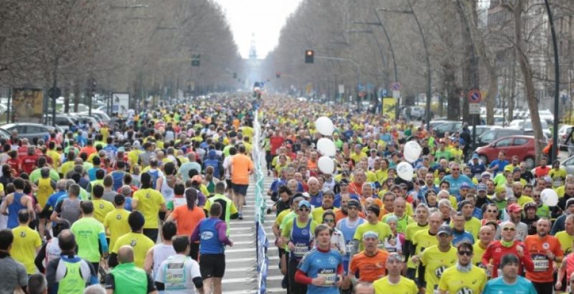 Milano, domenica 24 marzo 60mila in strada per correre la Stramilano 2019