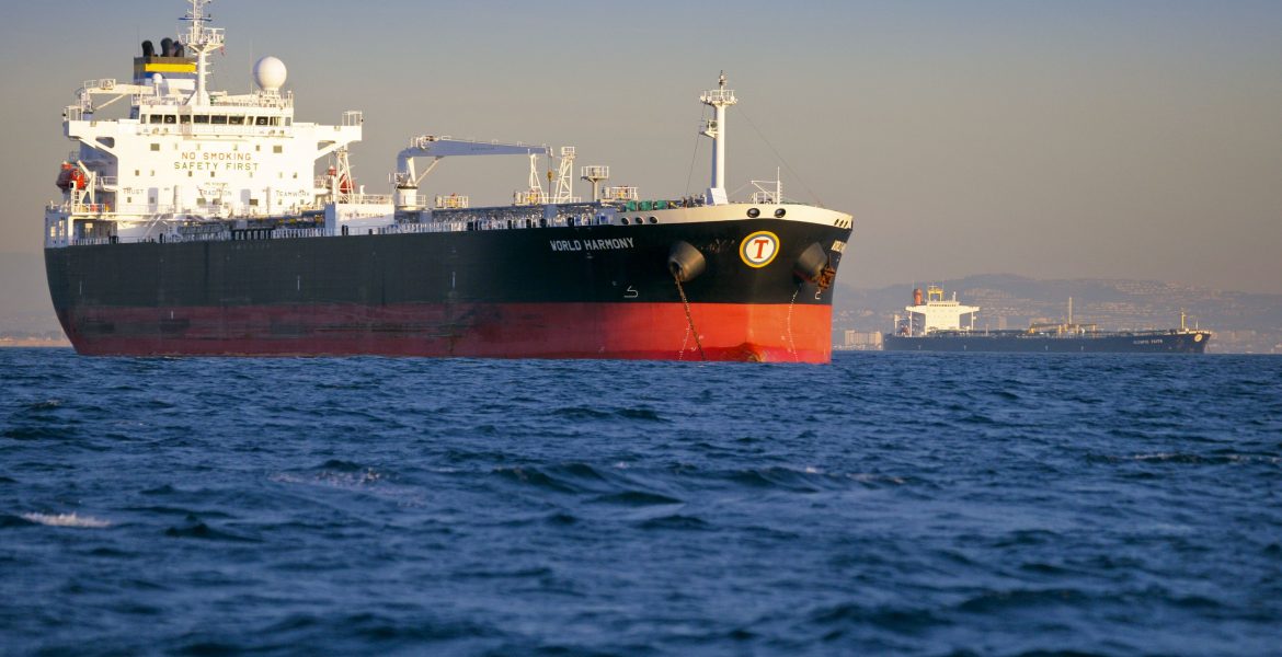 Attacco a due petroliere saudite nello Stretto di Hormuz - MasterX