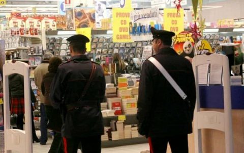 Arrestati responsabili della rapina in un supermercato di Gorgonzola