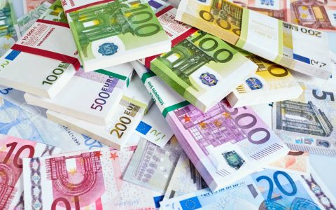 Unione Europea, 10mila miliardi di euro fermi nelle banche - MasterX