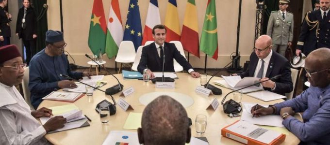Macron convoca il G5 per sconfiggere i terroristi in Sahel