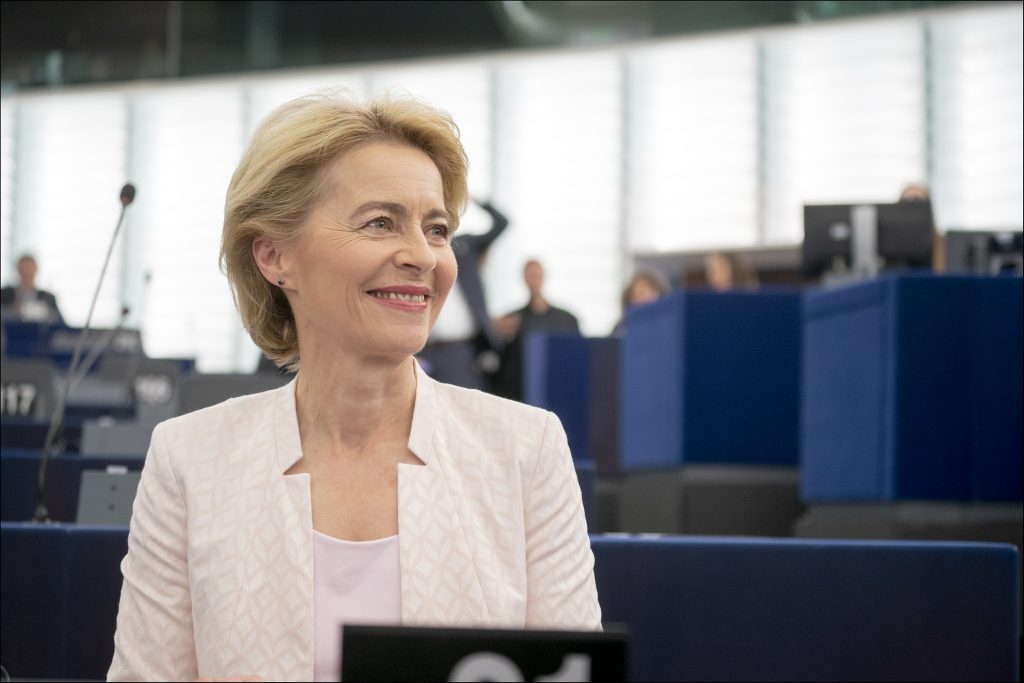 La presidente della Commissione Europea Ursula Von der Leyen