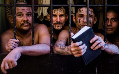 Membri delle gang della criminalità organizzata di El Salvador