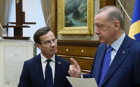Il Presidente turco Recep Tayyip Erdogan insieme al Presidente svedese Ulf Kristersson