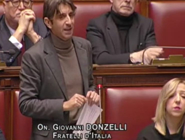 Il deputato di FdI Giovanni Donzelli durante un intervento alla Camera sul caso Cospito