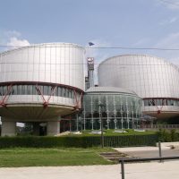 Alt L'edificio dove ha sede la Corte europea dei diritti dell'uomo di Strasburgo