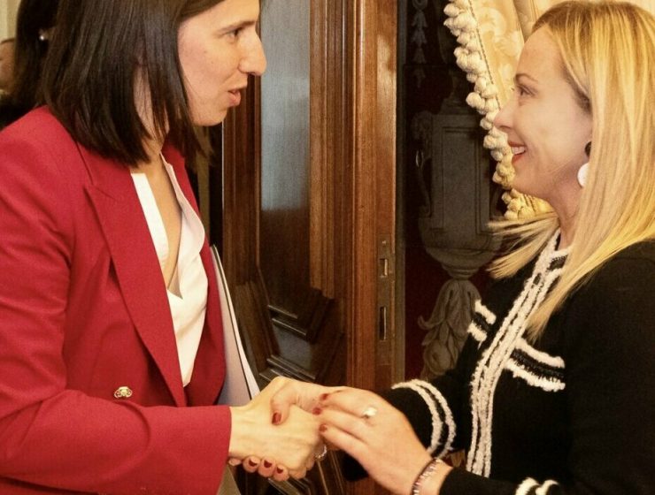 Elly Schlein, segretaria Pd, e Giorgia Meloni, presidente del Consiglio, sono le due grandi protagoniste della politica contemporanea. La polemica tra Salvini e Landini rischia di danneggiare i piani di entrambe.