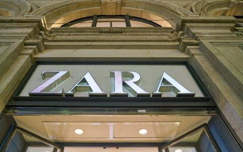 Insegna negozio Zara