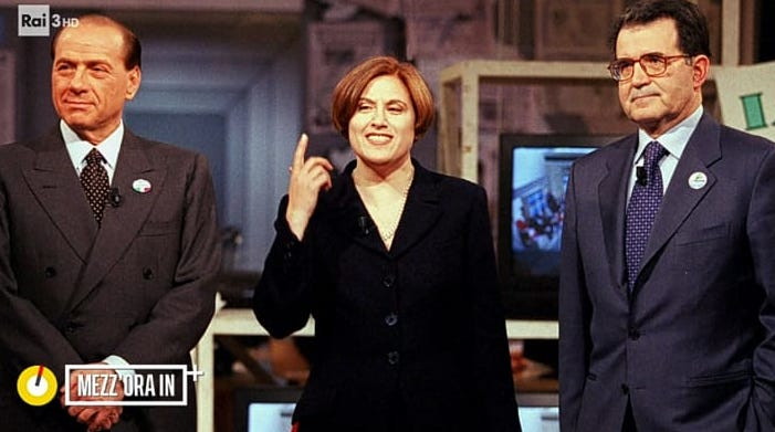 Il leader del centrodestra Silvio Berlusconi e il candidato del centrosinistra Romano Prodi prima del dibattito su Rai Tre nel 1996