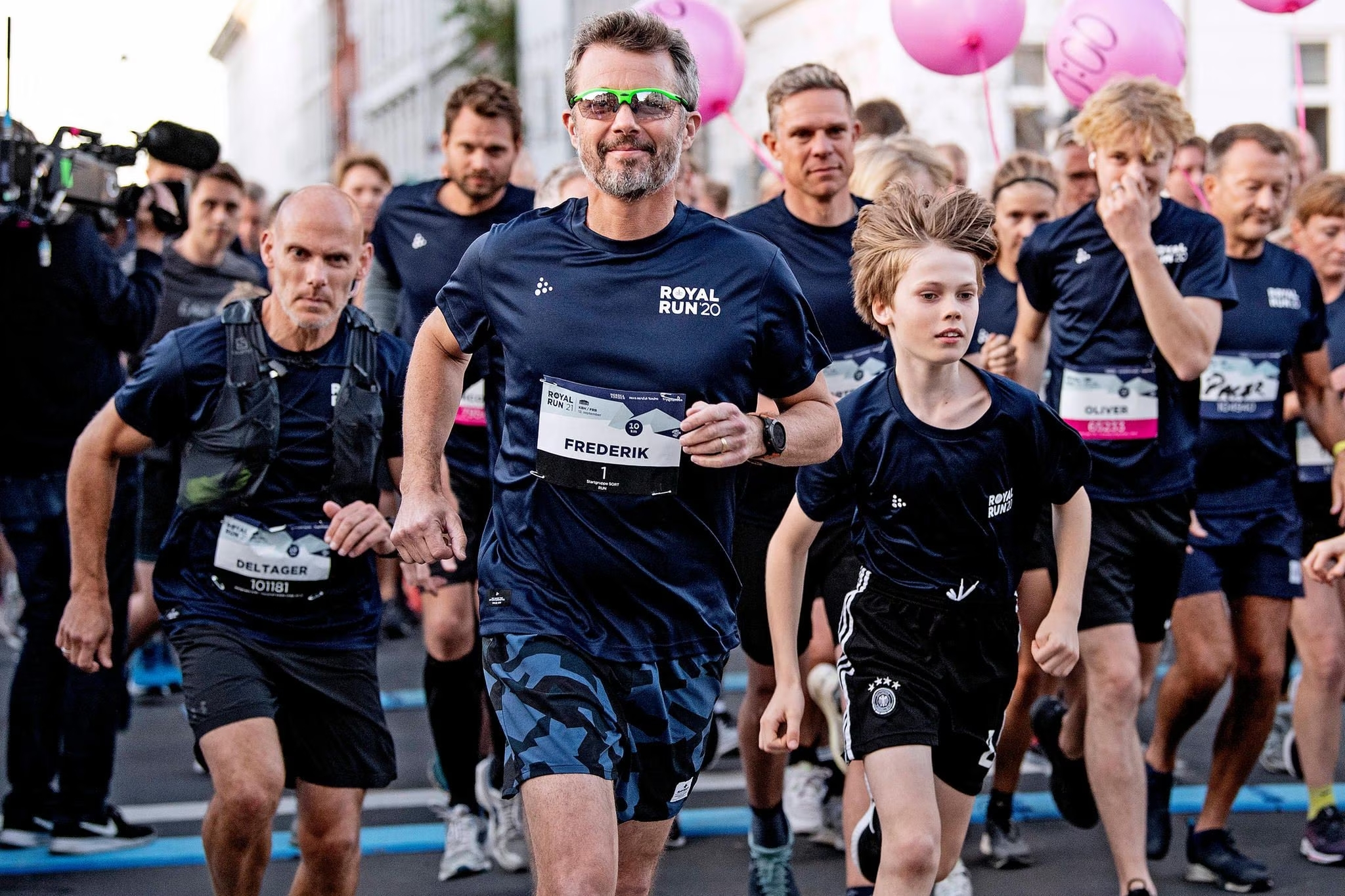 Re Federico X è un appassionato corridore. Ogni anno partecipa alla competizione Royal Run, una corsa per le strade di Copenaghen che ha lo scopo di incentivare l'attività sportiva di tutte le persone, indipendentemente dalla loro preparazione atletica.