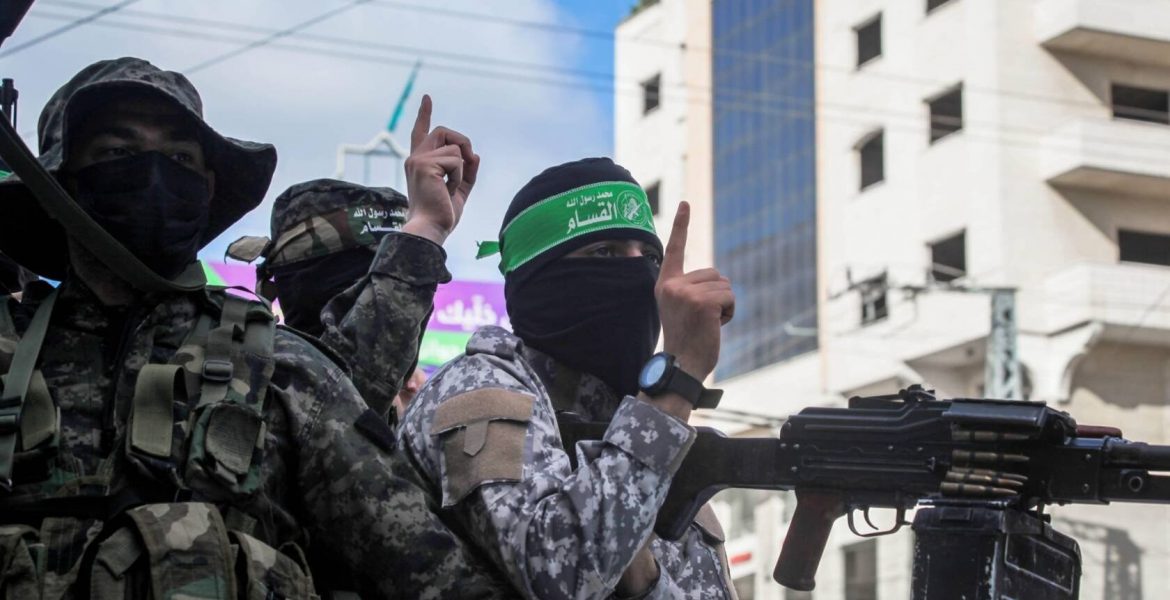 Alcuni miliziani di Hamas, il più importante gruppo armato islamista attivo attualmente nell'area mediorientale.