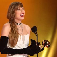 Taylor Swift ritira il suo premio ai Grammy Awards