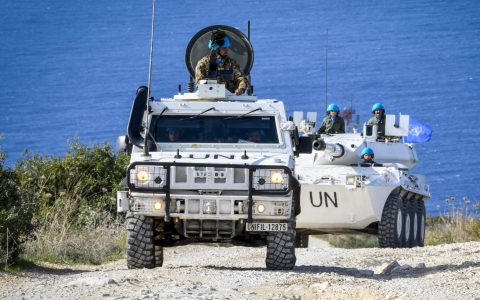 Una pattuglia di "caschi blu" italiani della missione UNIFIL in Libano.