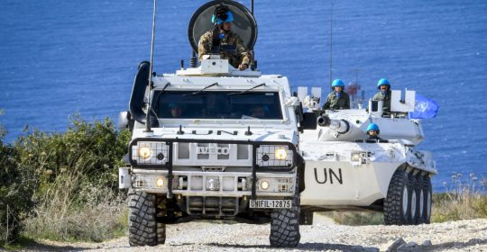 Una pattuglia di "caschi blu" italiani della missione UNIFIL in Libano.