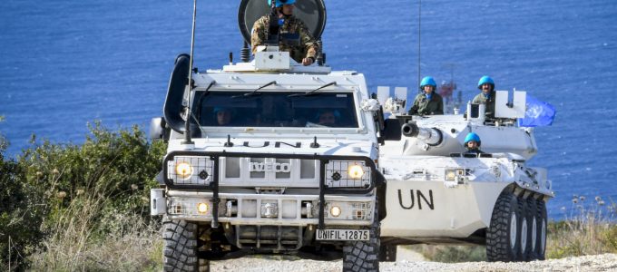 Una pattuglia di "caschi blu" italiani della missione UNIFIL in Libano.