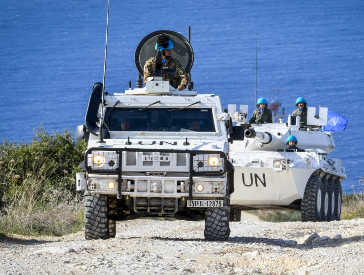 Una pattuglia di "caschi blu" italiani della missione UNIFIL in Libano.