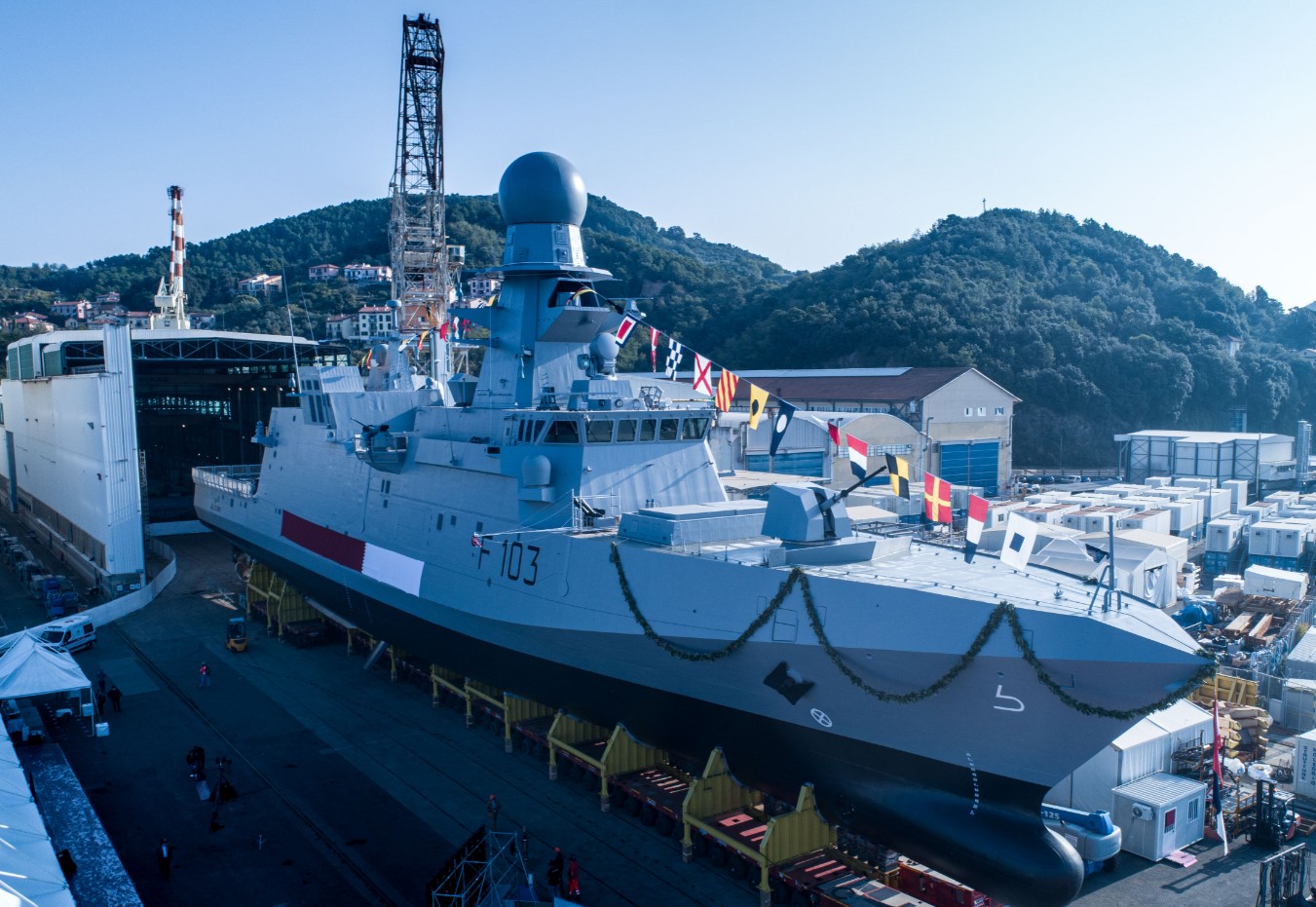 Una delle corvette classe "Al-Zubarah" il giorno del varo presso il cantiere navale di Muggiano (La Spezia). Le navi sono prodotte dall'italiana Leonardo per la Marina del Qatar.