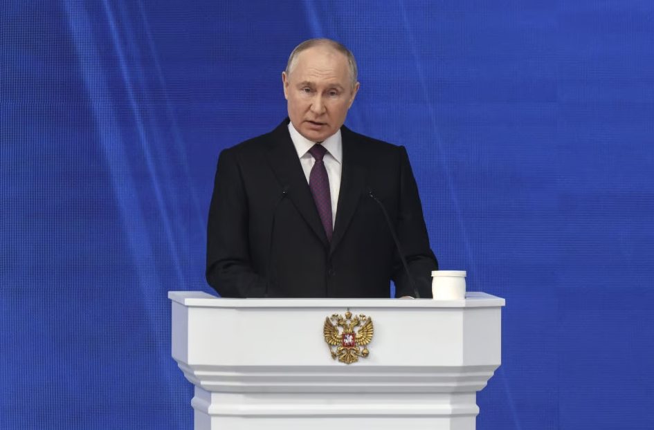 Il presidente russo Vladimir Putin, nel suo discorso alla Duma del 29 febbraio, ha messo in guardia l'Occidente sull'inopportunità di inviare truppe in Ucraina.