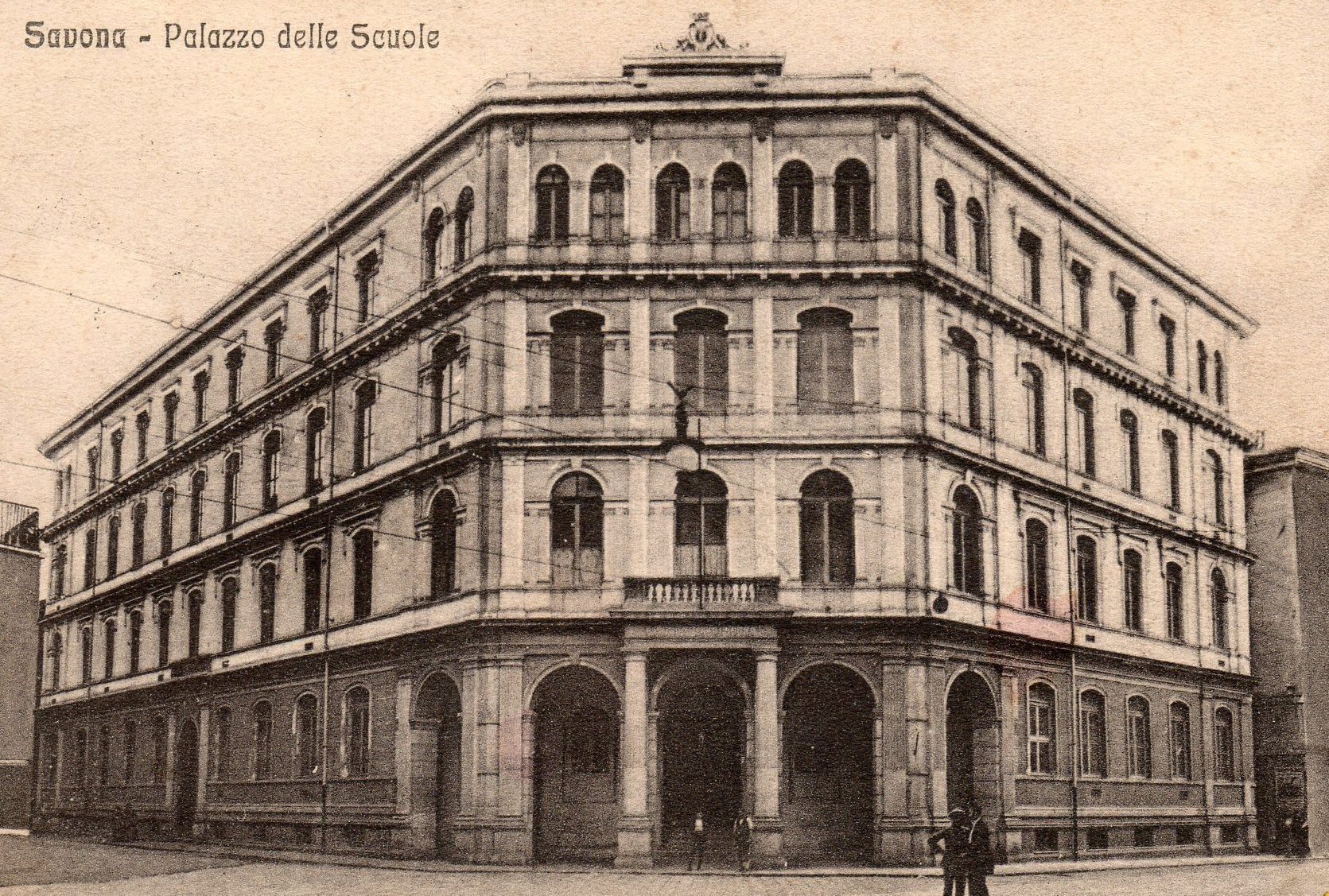 Il Regio Ginnasio "Gabriello Chiabrera" di Savona in una cartolina d'epoca.