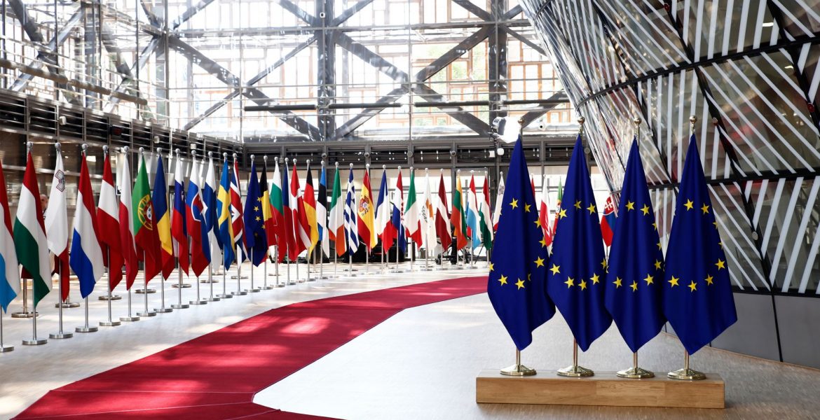 Bandiere al Parlamento Europeo.