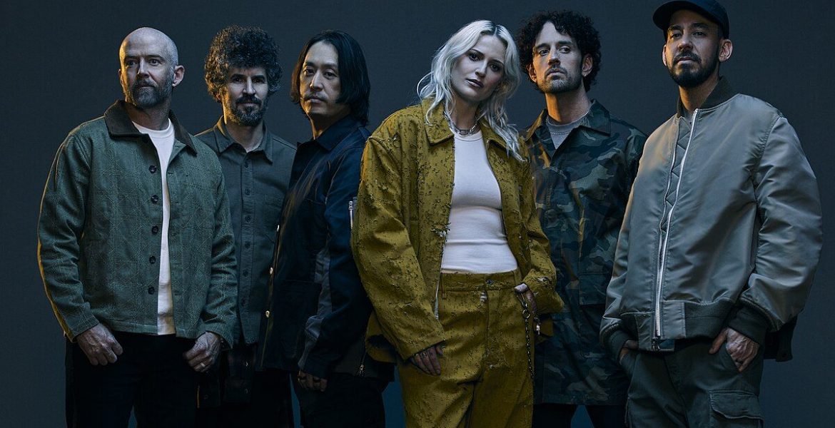 La band Linkin Park con la nuova cantante Emily Armstrong. Crediti: Wikipedia.