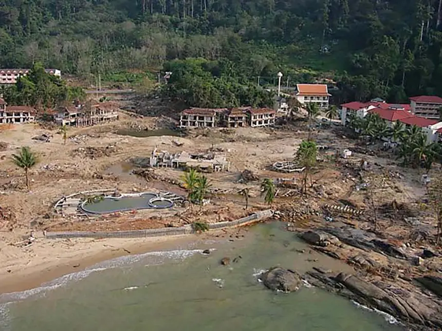 La devastazione prodotta dallo Tsunami a Khao Lak