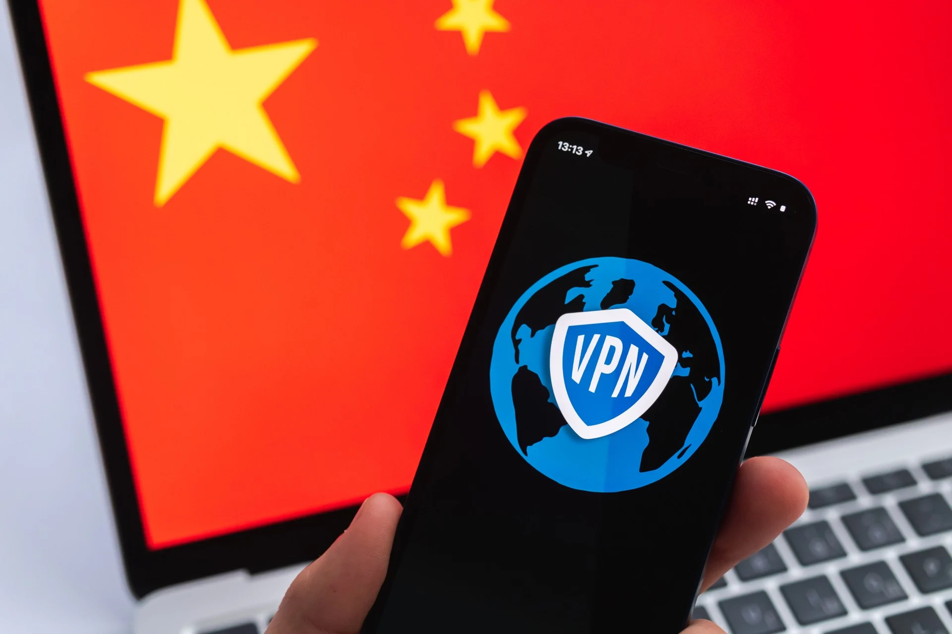 illustrazione di un'app per VPN con una bandiera cinese sullo sfondo