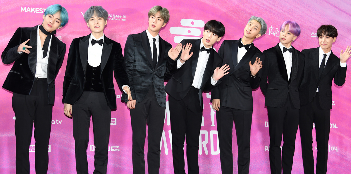 La boy band BTS ai Seoul Music Awards nel 2019