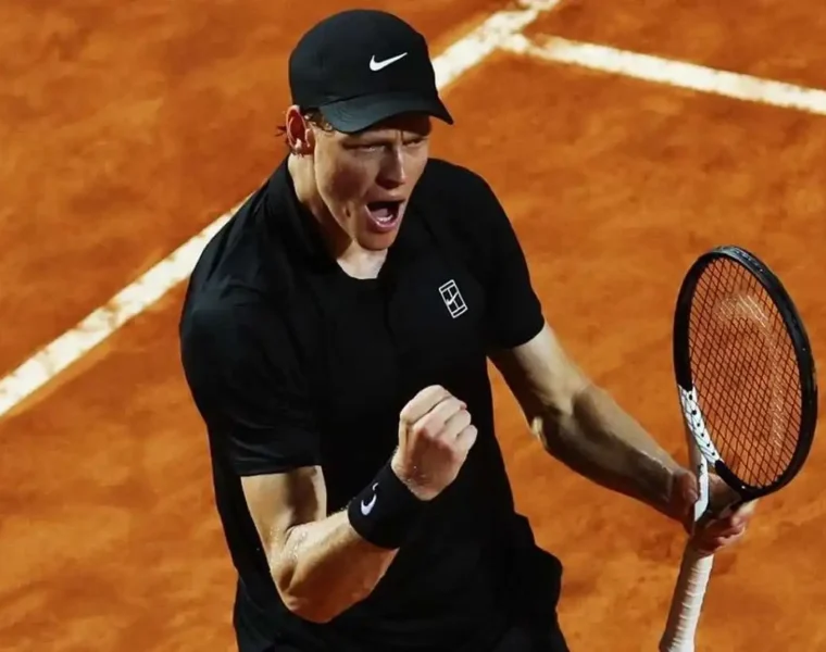 Jannik Sinner ha battuto Casper Ruud 6-0, 6-1 agli Internazionali d'Italia a Roma