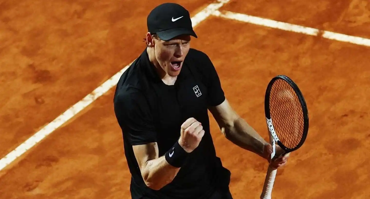 Jannik Sinner ha battuto Casper Ruud 6-0, 6-1 agli Internazionali d'Italia a Roma