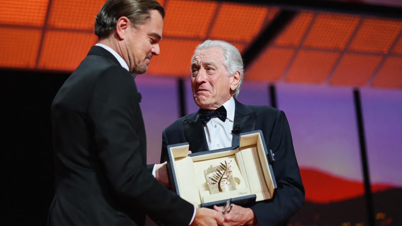 Leonardo DiCaprio consegna la Palma d'oro alla carriera a Robert de Niro