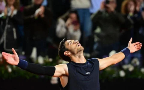 Lorenzo Musetti batte Sasha Zverev agli Internazionali d'Italia e conquista la semifinale