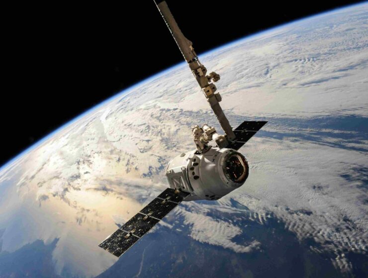 L’aumento dei satelliti nello Spazio aggrava il rischio di detriti spaziali