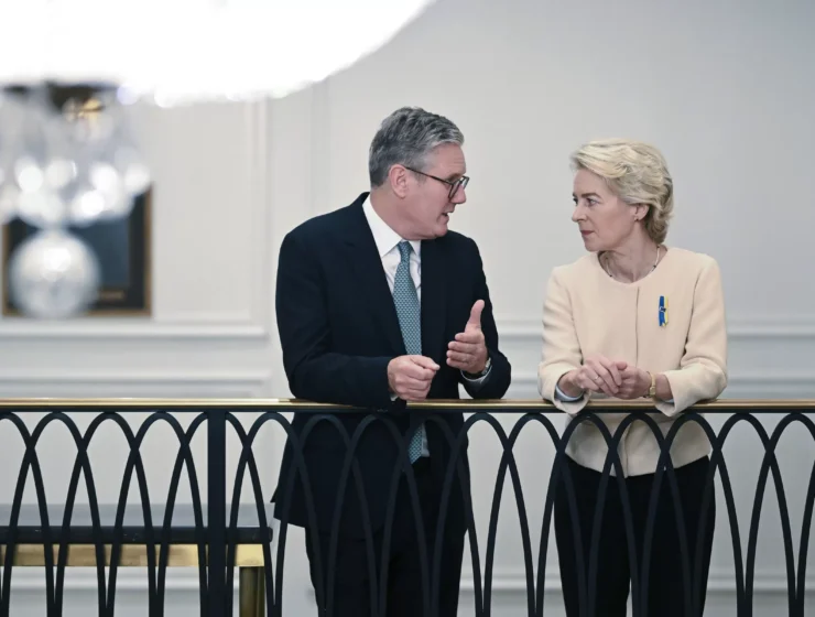 Oggi a Lancaster House ci sarà il vertice tra il primo ministro inglese Keir Starmer, la presidente della Commissione europea Ursula von der Leyen e il leader del Consiglio europeo Antonio Costa