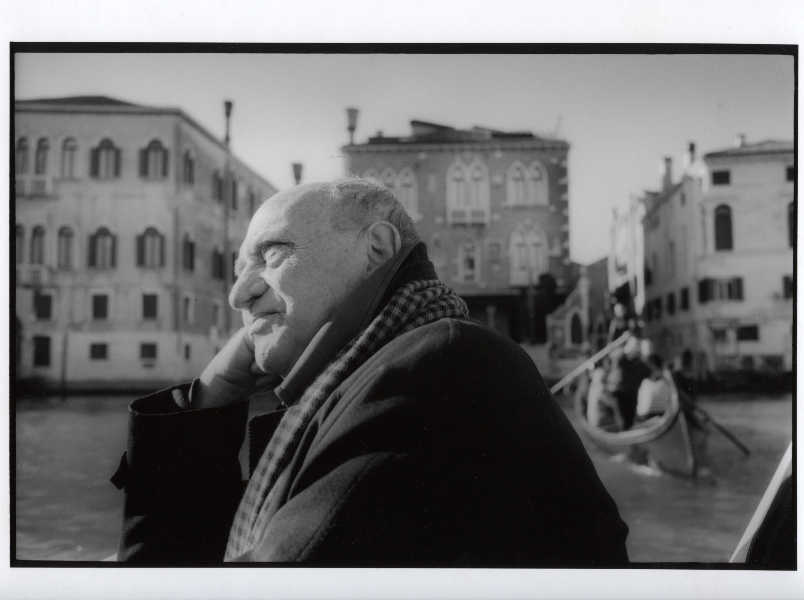 Si è spento domenica 22 giugno nella sua casa di Milano, alla vigilia del suo 99esimo compleanno, lo scultore Arnaldo Pomodoro