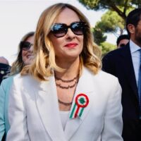 Giorgia Meloni ha dichiarato che andrà al seggio dei referendum dell’8 e del 9 giugno, ma non ritirerà la scheda per votar
