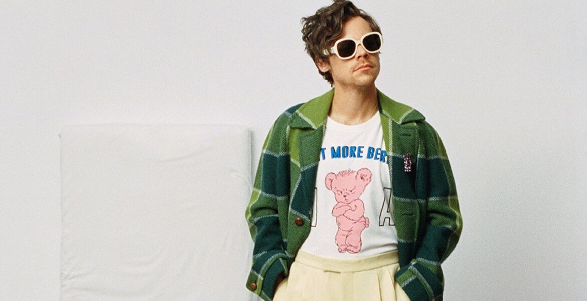 harry styles pubblica kiss all the time. disco, occasionally