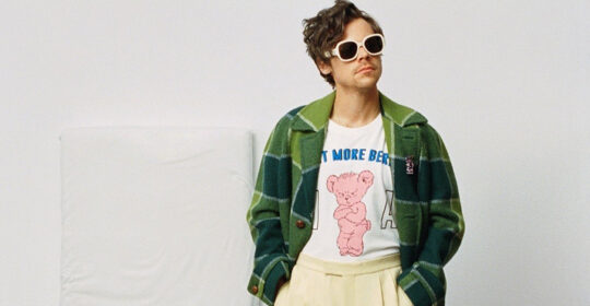 harry styles pubblica kiss all the time. disco, occasionally