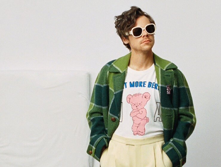 harry styles pubblica kiss all the time. disco, occasionally