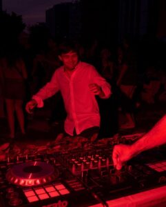 Una perfetta serata UnìSono, dalla disco music alla techno house