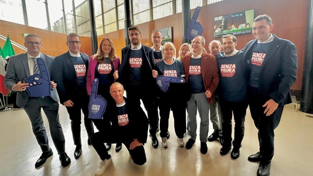 Il sostegno dei consiglieri regionali lombardi della Lega alla mozione presentata dal capogruppo Alessandro Corbetta per chiedere all'aula del Pirellone la «ferma condanna nei confronti di ogni tentativo, anche proveniente da rappresentati istituzionali, volto a vietare o impedire lo svolgimento della manifestazione del 18 aprile, in quanto lesivo delle libertà fondamentali garantite dalla Costituzione».